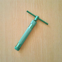Load image into Gallery viewer, High Quality Green Clay  Extruders Sculpture Gun Clay Sugar Paste Extruder Fondant Cake Sculpture Polymer Gun Tool