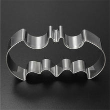 Load image into Gallery viewer, Halloween Batman Bat Cookie Tool Cutter Biscuit Press Icing Set Stamp Mold Stainless Steel Pastry Tools Kitchen Accessories