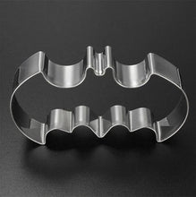 Load image into Gallery viewer, Halloween Batman Bat Cookie Tool Cutter Biscuit Press Icing Set Stamp Mold Stainless Steel Pastry Tools Kitchen Accessories
