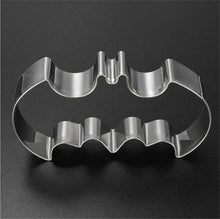 Load image into Gallery viewer, Halloween Batman Bat Cookie Tool Cutter Biscuit Press Icing Set Stamp Mold Stainless Steel Pastry Tools Kitchen Accessories