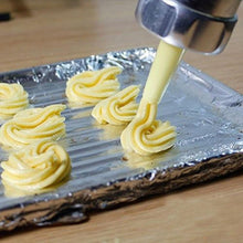 Load image into Gallery viewer, Cookies Press Cutter Baking Tools Cookie Biscuits Press Machine Kitchen Tool Bakeware With 20 Cookie Molds and 4 Nozzles