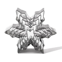 Load image into Gallery viewer, 5Pcs/Set Christmas Snowflake Stainless Steel Cookie Cutters Cake Biscuit Moulds Fondant Icing Mold Kitchen Baking Tools