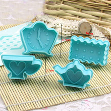 Load image into Gallery viewer, Hearts Clock Shape Cookies Cutter Molds Plastic Biscuit Fondant Cutter Plunger Stamps Kitchen Cake Decorating Tools 4Pcs/Set