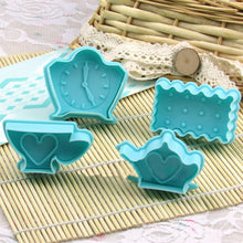 Load image into Gallery viewer, Hearts Clock Shape Cookies Cutter Molds Plastic Biscuit Fondant Cutter Plunger Stamps Kitchen Cake Decorating Tools 4Pcs/Set
